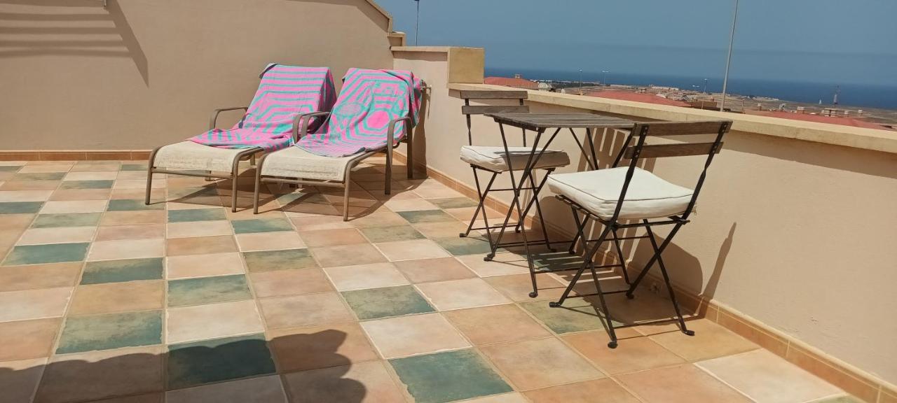 Beautiful, Spacious Villa, Heated Pool, Sleeps Eight, With Quality Furnishings Caleta de Fuste Exterior foto