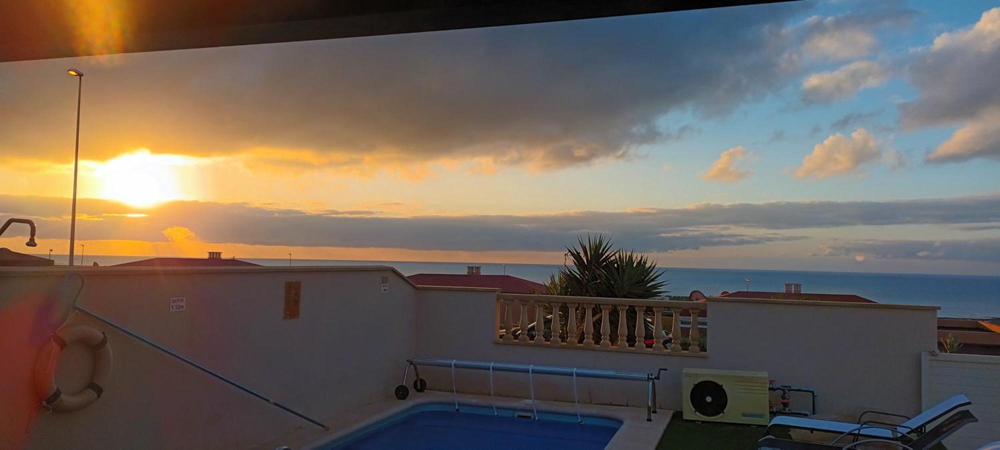 Beautiful, Spacious Villa, Heated Pool, Sleeps Eight, With Quality Furnishings Caleta de Fuste Exterior foto